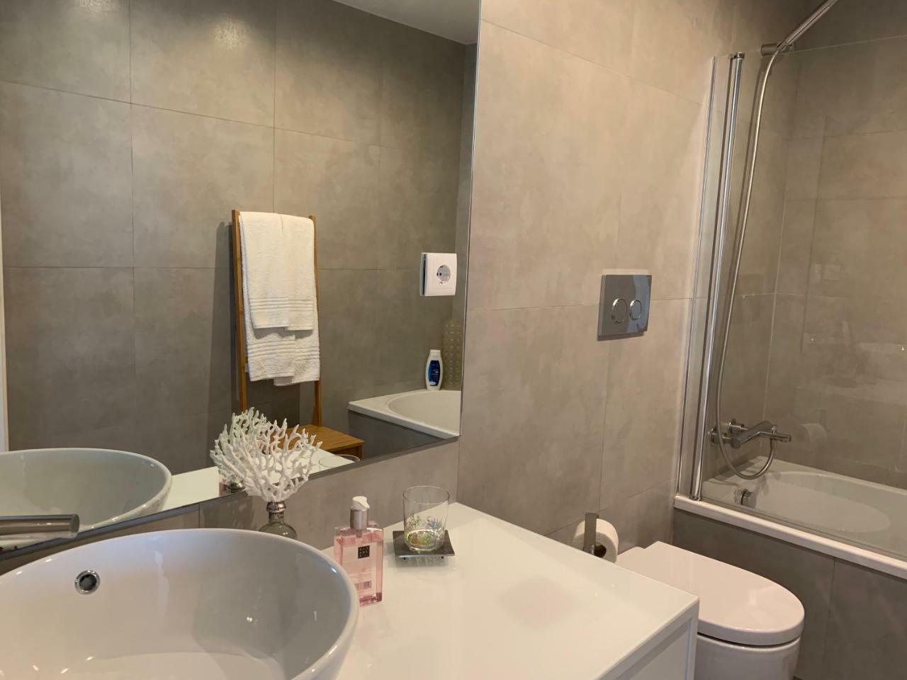 Front Beach Apartment Póvoa de Varzim Εξωτερικό φωτογραφία